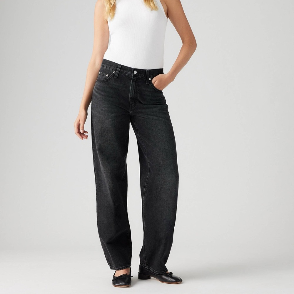Black Denim Levi’s “Baggy Dad”